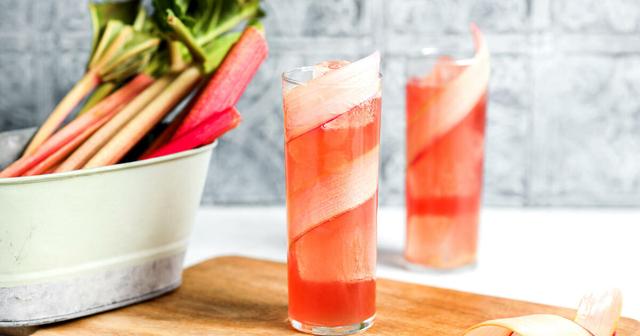 Rhabarbersaft selber machen: Ein einfaches und leckeres Rezept Rhabarbersaft selber machen: Ein einfaches und leckeres Rezept