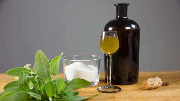 Erkältung adé: Mit selbstgemachtem Salbei-Sirup gesund durch die kalte Jahreszeit Erkältung adé: Mit selbstgemachtem Salbei-Sirup gesund durch die kalte Jahreszeit