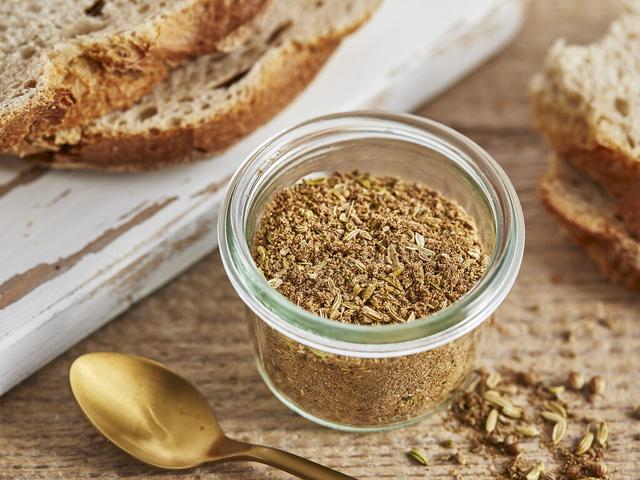 Brotgewürz zum Selbermachen: Aromatische Mischung für besonderen Geschmack Brotgewürz zum Selbermachen: Aromatische Mischung für besonderen Geschmack