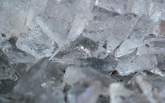 Umweltfreundliche Eiswürfel: Nachhaltige Alternativen zum Selbermachen von Crushed Ice