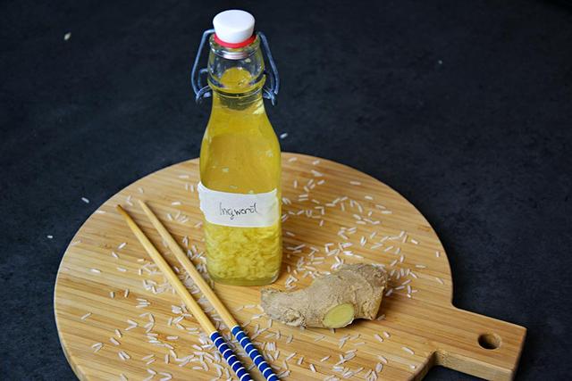 Ingweröl selber machen: Einfache Anleitung für die innere und äußere Anwendung Ingweröl selber machen: Einfache Anleitung für die innere und äußere Anwendung