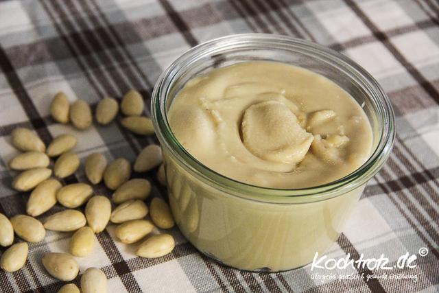 Selbstgemachtes Mandelmus: Leckeres Rezept für Nussliebhaber Selbstgemachtes Mandelmus: Leckeres Rezept für Nussliebhaber