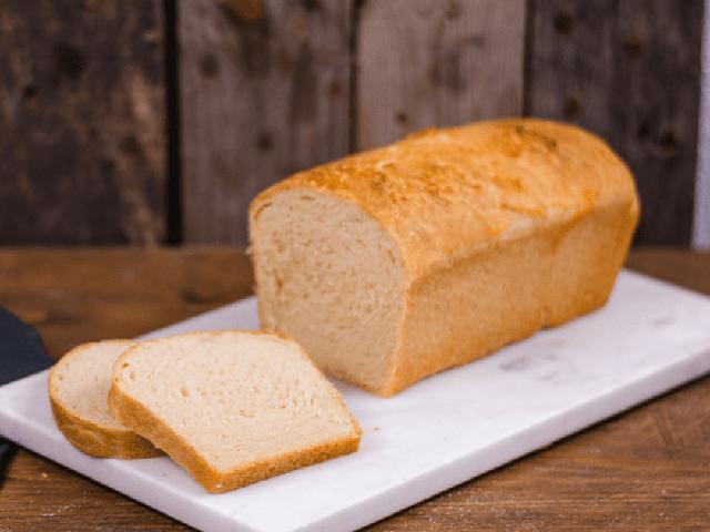 Frisches und saftiges Toastbrot selbst gebacken: Schritt-für-Schritt-Anleitung