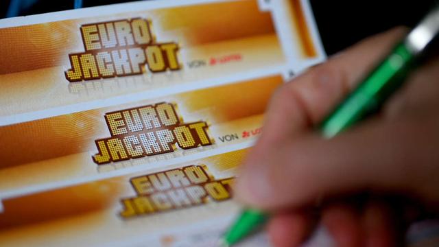 Zu welcher Uhrzeit erfolgt die Auslosung des Eurojackpots? Zu welcher Uhrzeit erfolgt die Auslosung des Eurojackpots?