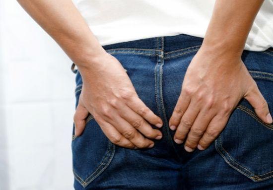 Was kann man zu Hause tun, um eine Steißbeinfistel zu behandeln?