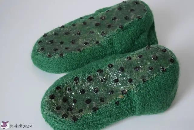 Clever gegen das Ausrutschen: Machen Sie Ihre eigenen rutschfesten Socken