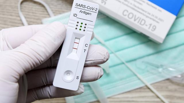 Omikron-Infektion: Wie lange bleibt man positiv?