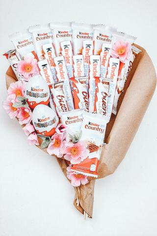 DIY-Süßigkeitenblumenstrauß: Eine kreative und leckere Geschenkidee DIY-Süßigkeitenblumenstrauß: Eine kreative und leckere Geschenkidee