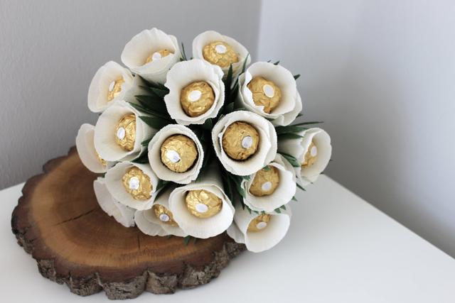 Zuckerrosen selber machen: Ein edler und köstlicher Blumenstrauß Zuckerrosen selber machen: Ein edler und köstlicher Blumenstrauß