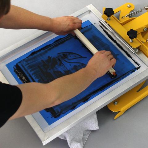 Einfache T-Shirt-Druckmaschine für Selbermacher Einfache T-Shirt-Druckmaschine für Selbermacher