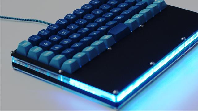Materialien und Gehäuseoptionen für eine individuelle Tastaturkonstruktion