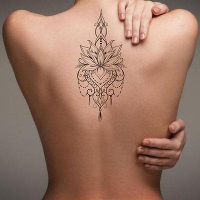 Spirituelle Symbole: Mandalas und Traumfänger als beliebte Tattoo-Motive für Frauen