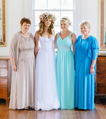 Stilvolle Kleider für die Brautmutter und den Vater der Braut Stilvolle Kleider für die Brautmutter und den Vater der Braut