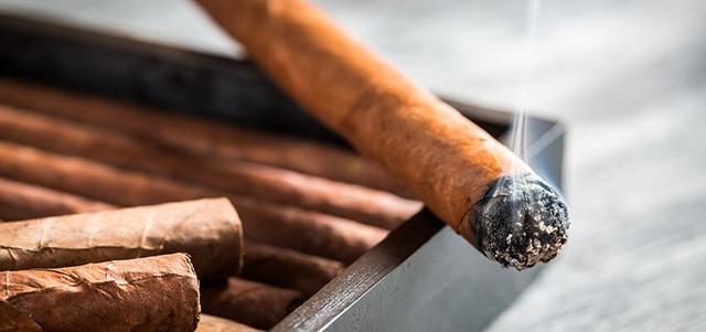 Entdecken Sie die Geheimnisse des Zigarrenrauchens: So wird jede Zigarre zum Genuss
