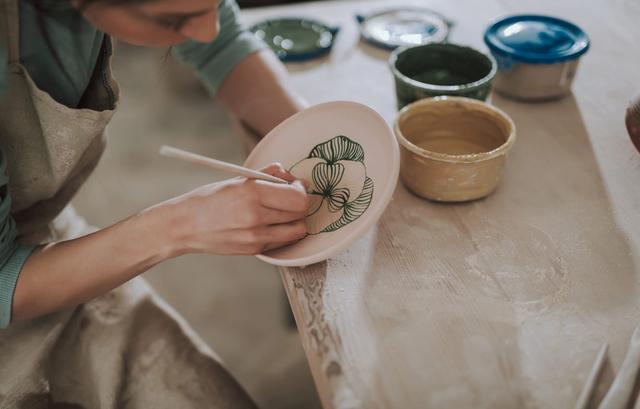 Kreatives Hobby: Tonfiguren selber machen ohne Töpferscheibe Kreatives Hobby: Tonfiguren selber machen ohne Töpferscheibe