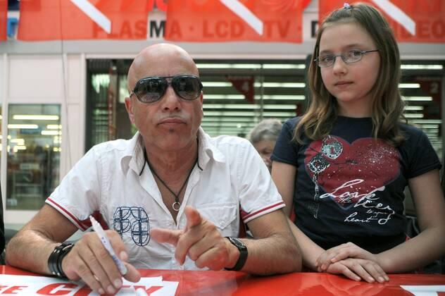 Das Rätsel um das Alter von Anassa Antoinette Krahl gelöst Das Rätsel um das Alter von Anassa Antoinette Krahl gelöst