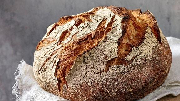 Traditionelles Brot backen wie früher: Rezepte für den perfekten Genuss Traditionelles Brot backen wie früher: Rezepte für den perfekten Genuss