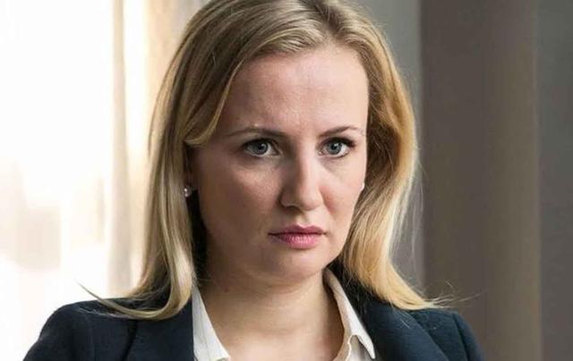 Tränenreicher Abschied: Deniz verlässt "Alles was zählt" Tränenreicher Abschied: Deniz verlässt "Alles was zählt"