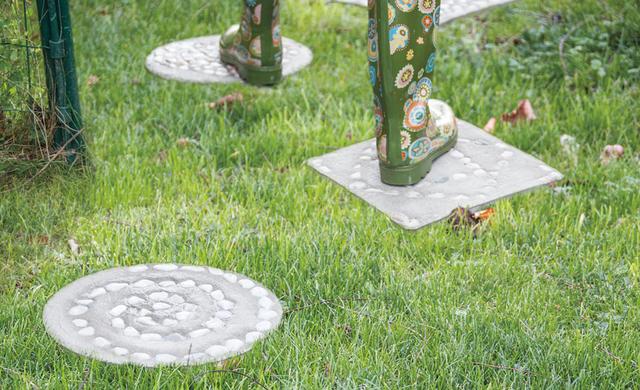 DIY-Projekt: Trittsteine selber machen für eine individuelle Gartengestaltung DIY-Projekt: Trittsteine selber machen für eine individuelle Gartengestaltung