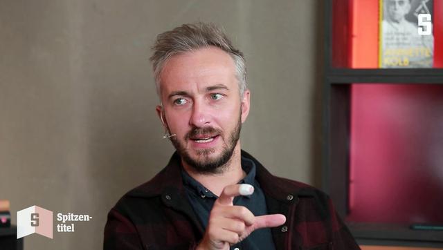 Transfeindlichkeit im Fokus: Warum Jan Böhmermann das Thema  Transfeindlichkeit im Fokus: Warum Jan Böhmermann das Thema