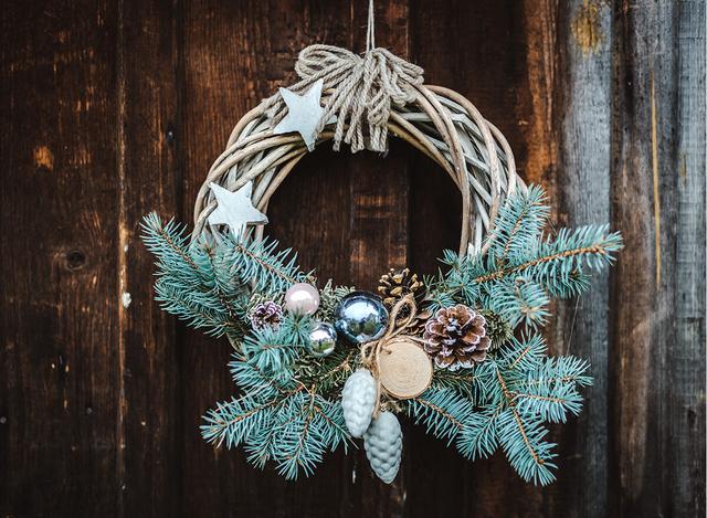 Natürliche Türkränze für Weihnachten selber gestalten - Ideen und Tipps