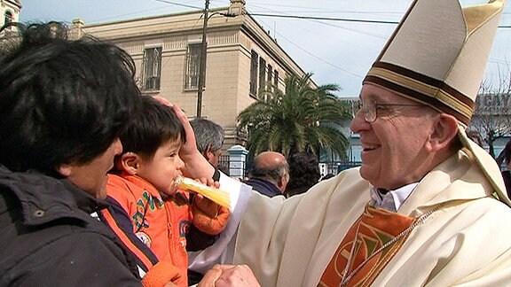 Was steckt hinter dem Segensspruch "Urbi et Orbi" des Papstes? Was steckt hinter dem Segensspruch "Urbi et Orbi" des Papstes?