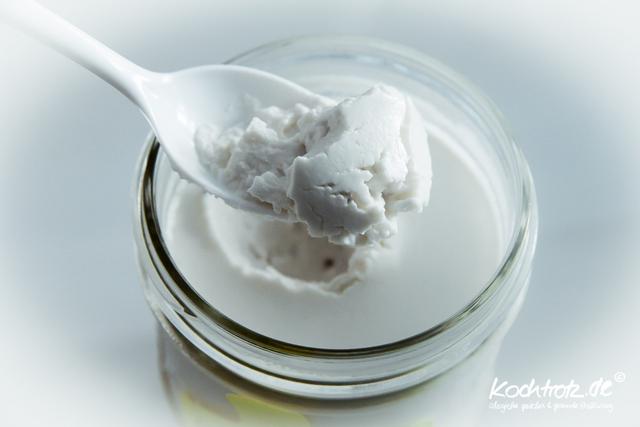 Einfaches Rezept: Veganen Quark selber machen - So gelingt es! Einfaches Rezept: Veganen Quark selber machen - So gelingt es!