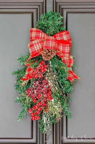 Schöne Weihnachtsdekorationen für den Hauseingang selber machen Schöne Weihnachtsdekorationen für den Hauseingang selber machen