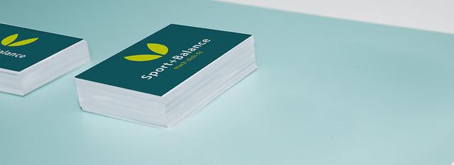 Vielseitigkeit im klassischen Design: Logo, Grafiken und Texte 4/4-farbig auf hochwertigem Bilderdruckpapier Vielseitigkeit im klassischen Design: Logo, Grafiken und Texte 4/4-farbig auf hochwertigem Bilderdruckpapier