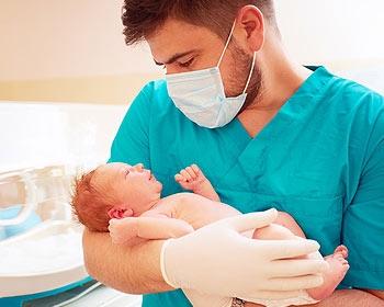 Namensgebung bei der Geburt: Vor- und Nachname im Kontext erklärt