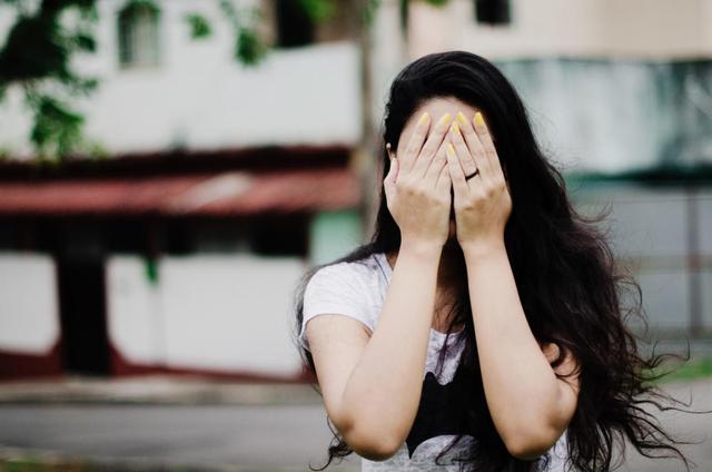 Übergriffiges Verhalten am Arbeitsplatz: Wie kann man es verhindern und dagegen vorgehen?