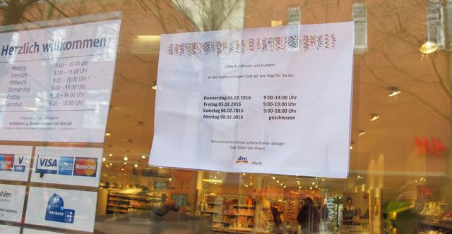 Zu welcher Uhrzeit öffnet dm? Alle Details zu den Öffnungszeiten.