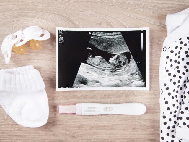 Die Kunst des Ankündigens: Wann und wie teilt man die Schwangerschaft mit?