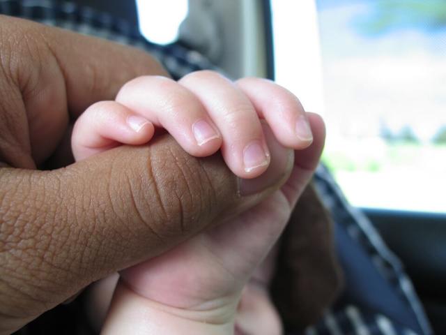 Ab wann sollten Babys Fingernägel geschnitten werden? Ab wann sollten Babys Fingernägel geschnitten werden?