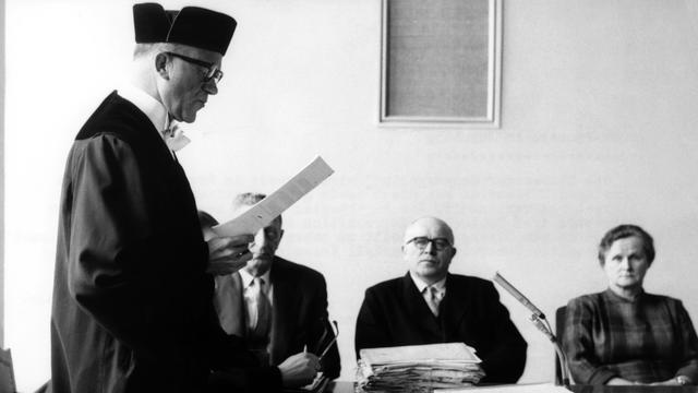 NS-Verbrechen und Mordverjährung: Wie sich die Gesetzgebung entwickelt hat NS-Verbrechen und Mordverjährung: Wie sich die Gesetzgebung entwickelt hat