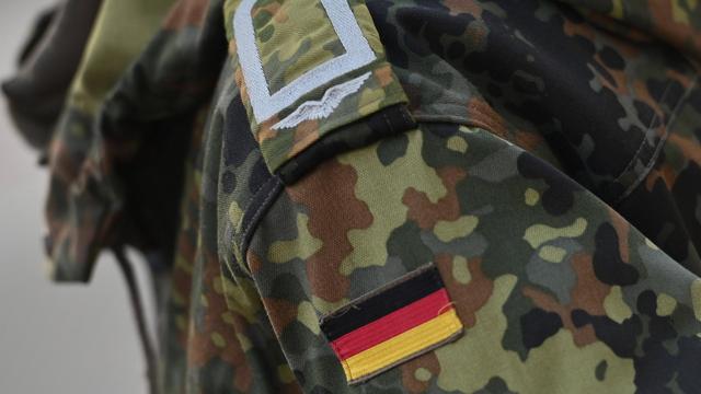 Die Aussetzung der Wehrpflicht 2011: Warum wurde sie abgeschafft? Die Aussetzung der Wehrpflicht 2011: Warum wurde sie abgeschafft?