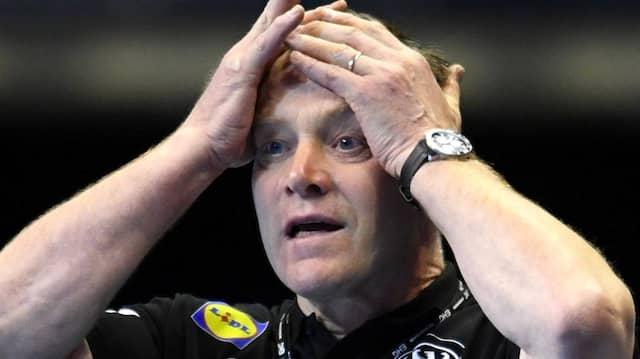 Ungewöhnliches Verhalten: Alfred Gislason mit Humpelverletzung Ungewöhnliches Verhalten: Alfred Gislason mit Humpelverletzung