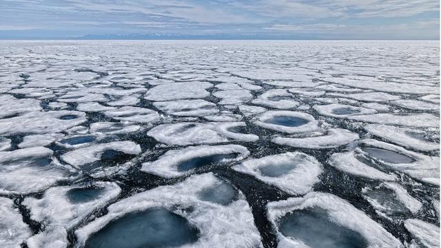 Neue Erkenntnisse zum Mpemba-Effekt: Warum kann warmes Wasser schneller gefrieren? Neue Erkenntnisse zum Mpemba-Effekt: Warum kann warmes Wasser schneller gefrieren?