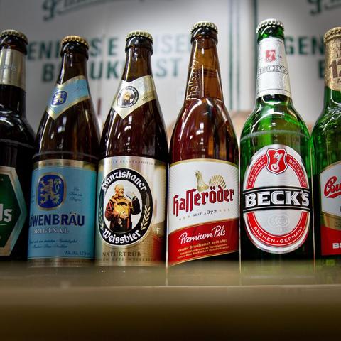 Deutsche Brauereien leiden unter Corona-Maßnahmen - Hasseröder zum Schnäppchenpreis bei Rewe, Kaufland und Co. Deutsche Brauereien leiden unter Corona-Maßnahmen - Hasseröder zum Schnäppchenpreis bei Rewe, Kaufland und Co.