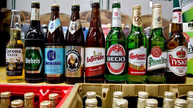 Deutsche Brauereien leiden unter Corona-Maßnahmen - Bier muss weggeschüttet werden Deutsche Brauereien leiden unter Corona-Maßnahmen - Bier muss weggeschüttet werden