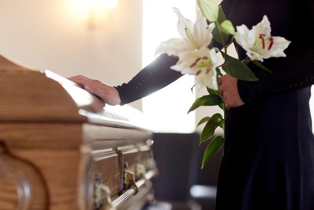Die Bedeutung des Namensrufens bei Sterbenden: Religiöse und rationale Erklärungen Die Bedeutung des Namensrufens bei Sterbenden: Religiöse und rationale Erklärungen