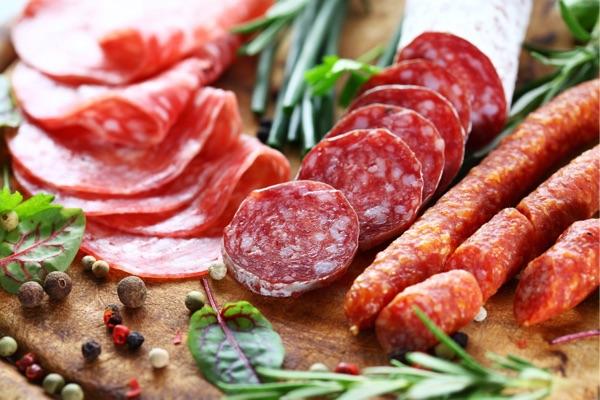 Salami und Schwangerschaft: Warum Vorsicht geboten ist Salami und Schwangerschaft: Warum Vorsicht geboten ist