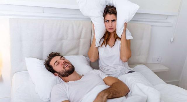 Die genetische Komponente des Schlafwandelns: Warum einige Menschen dazu neigen Die genetische Komponente des Schlafwandelns: Warum einige Menschen dazu neigen