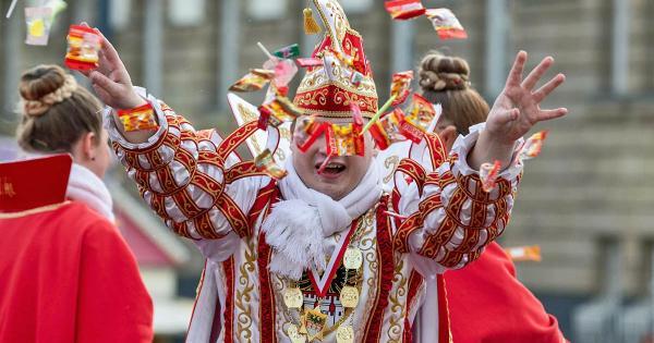 Kalorien tanken vor der Fastenzeit: Die Rolle von Kamelle im Karnevalsumzug Kalorien tanken vor der Fastenzeit: Die Rolle von Kamelle im Karnevalsumzug
