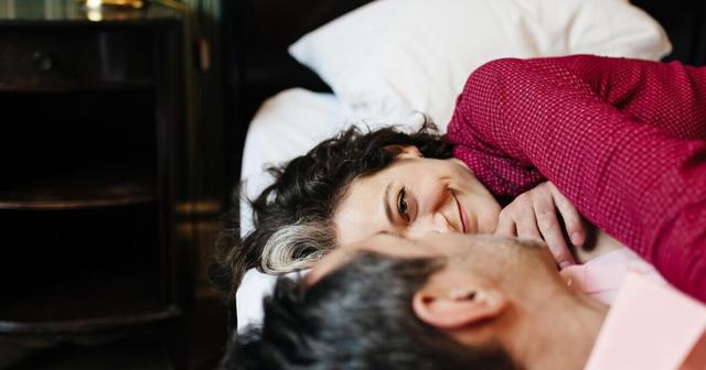 Funktioniert platonische Liebe? Vor- und Nachteile einer Beziehung ohne Körperliches Funktioniert platonische Liebe? Vor- und Nachteile einer Beziehung ohne Körperliches