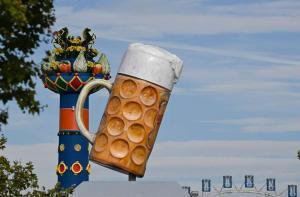 Von Mero bis Apache 207: Wie Künstler ihre Heimat mit Zahlen repräsentieren