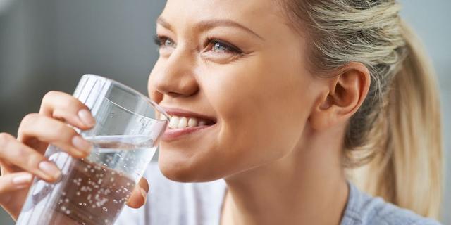 Effektive Hausmittel gegen Schluckauf: So wirst du ihn schnell wieder los Effektive Hausmittel gegen Schluckauf: So wirst du ihn schnell wieder los