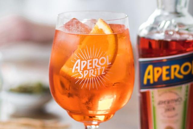 Hinter den Kulissen des Aperol: Welche Zutaten machen ihn einzigartig?