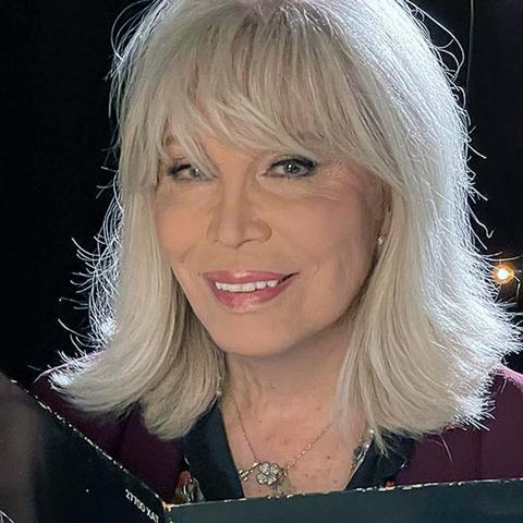 Amanda Lear: Eine Pop-Ikone im Rückzug - Ein Blick auf ihr heutiges Leben Amanda Lear: Eine Pop-Ikone im Rückzug - Ein Blick auf ihr heutiges Leben
