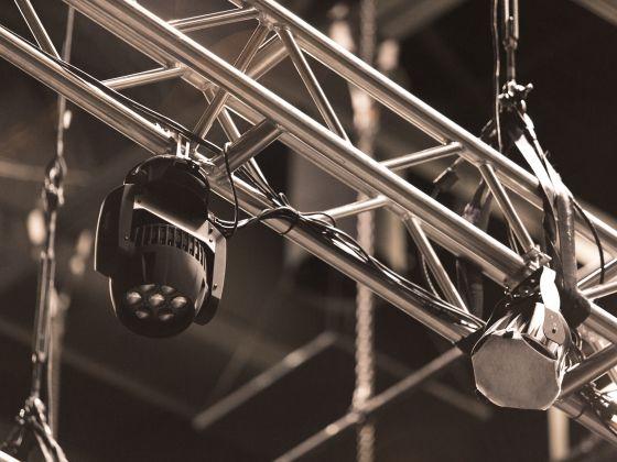 1. Was macht ein Rigger und welche Rolle spielt er bei Events? 1. Was macht ein Rigger und welche Rolle spielt er bei Events?